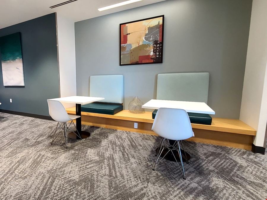 CA, Newport Beach - John Wayne Airport