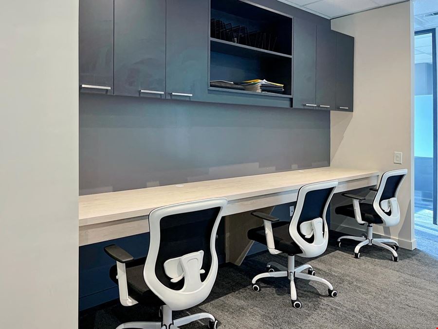 ON, Toronto - Hullmark Center