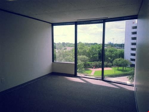 7322-7324 Southwest Freeway