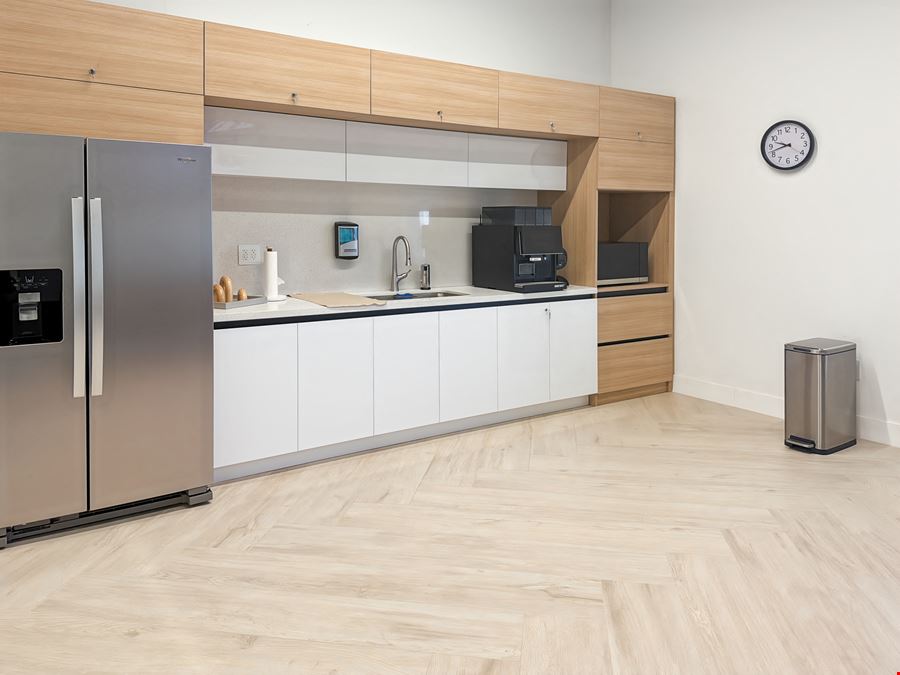Regus - Medley - 72nd Ave