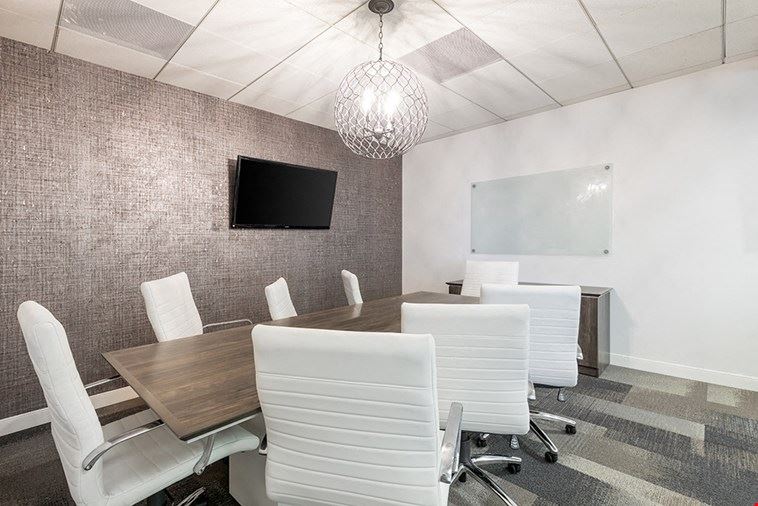 8 Person Meeting Room