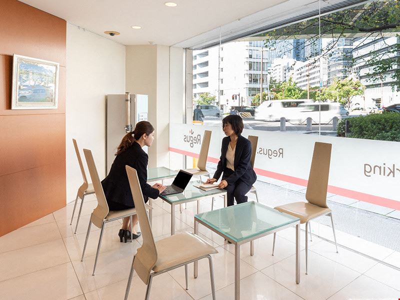 IWG Japan - Regus - Kokusai Center Ekimae