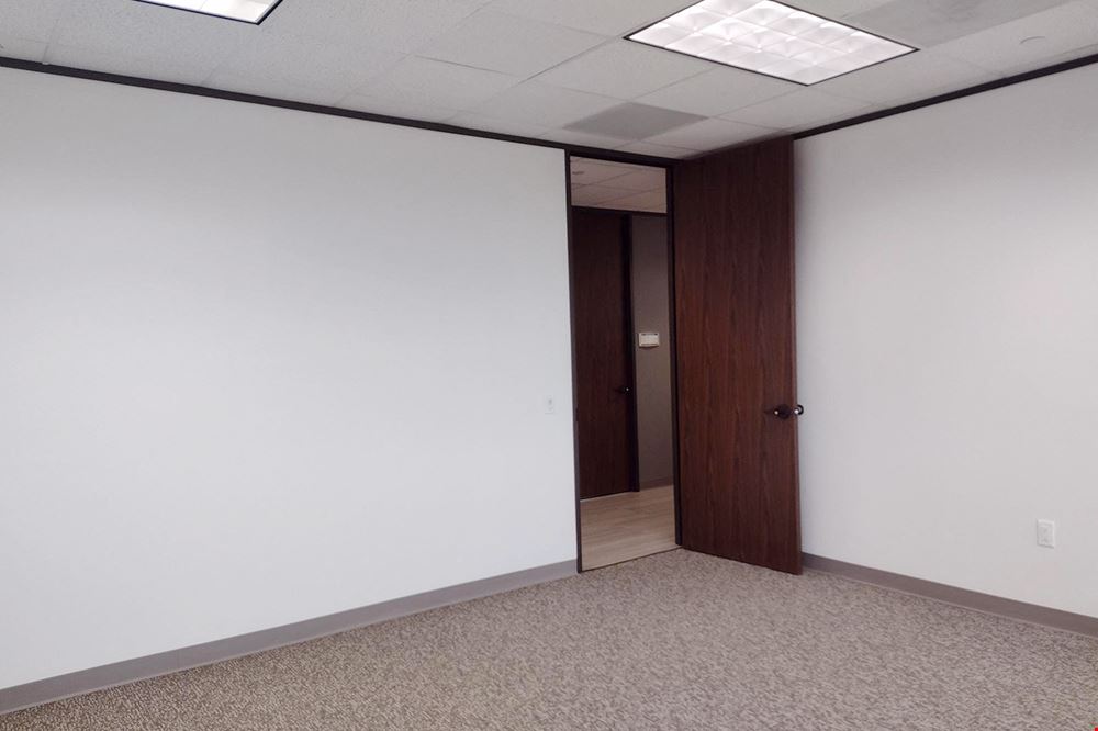 Workstyle Flexible Spaces - 2401 Fountain View Dr