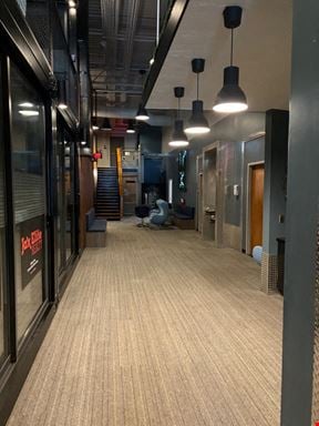 The Cub Room / Small Professional Conference Room (1-6 People)