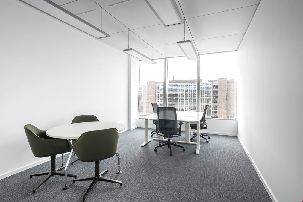 Regus - The Squaire Business Center