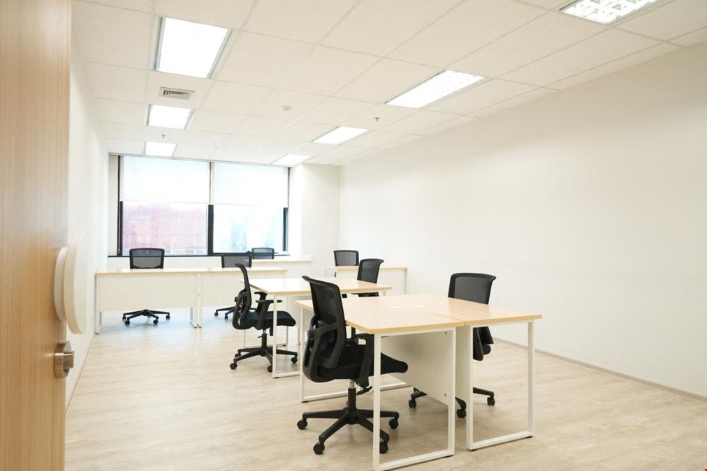 Linuxx Serviced Offices - Emporium Tower 21st Floor