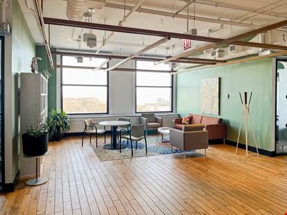 IL, Chicago - 332 S Michigan Avenue