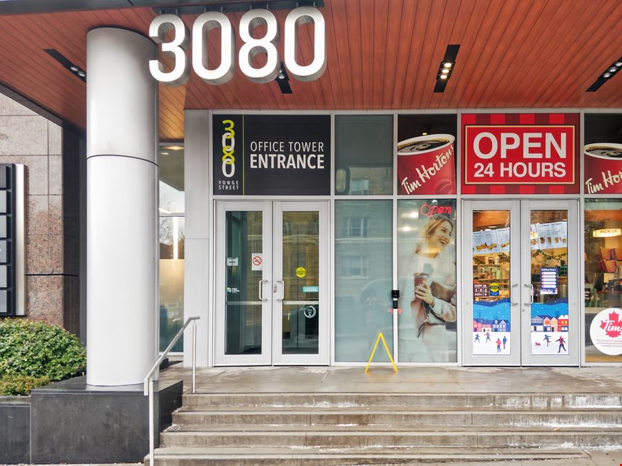 ON, Toronto - Yonge and Lawrence