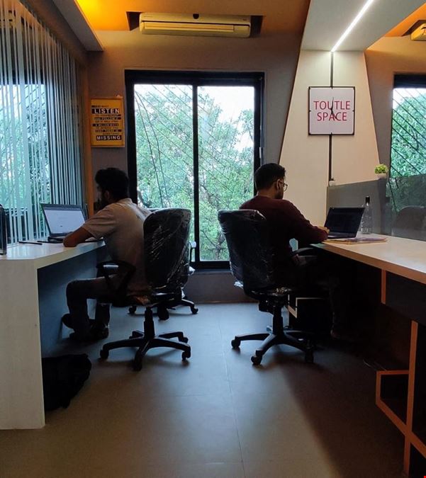 Toutle Space - Satwant Villa