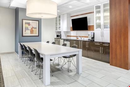 Regus - US Bank Tower