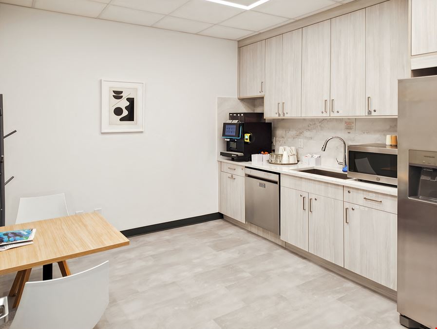 Regus - Naples - 3003 Tamiami Trail