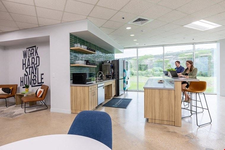 Expansive Coworking Lounge