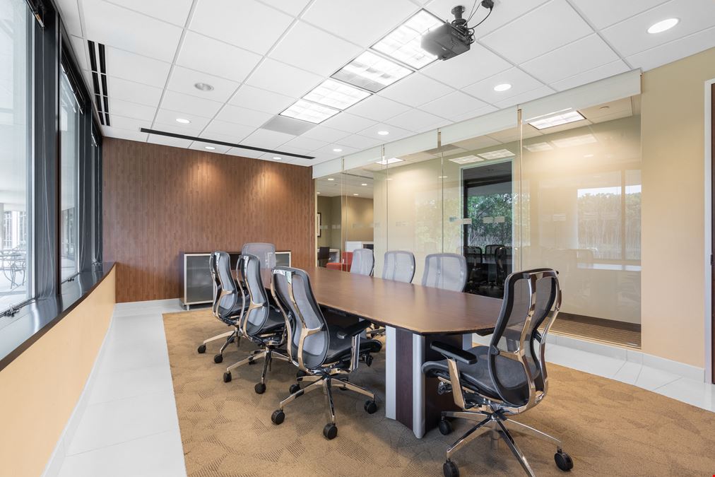 Regus - Lake Forest – Landmark Conway Farms
