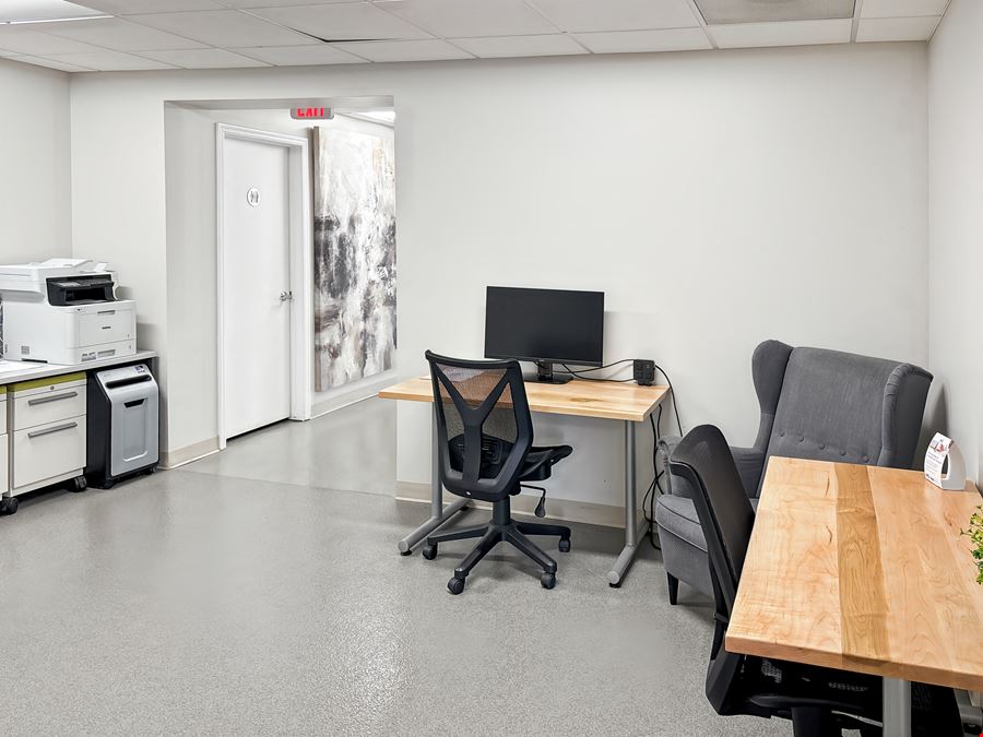 IL, Grayslake - N Atkinson Rd