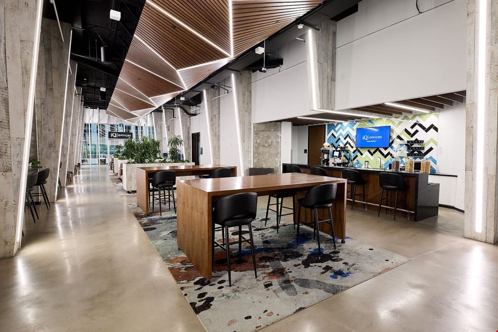 IQ Offices - – 150 King Street West