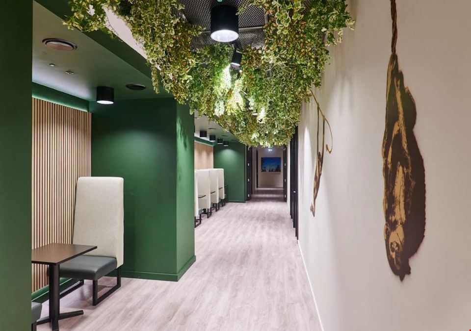 Landmark: Orchard Place - Victoria