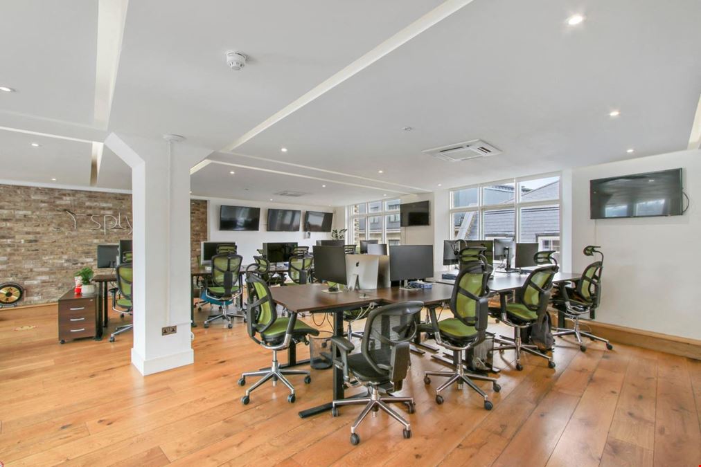 Kitt - Flat Iron Building