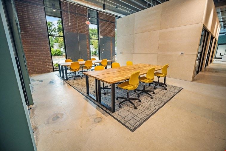 Dedicated Desk 07