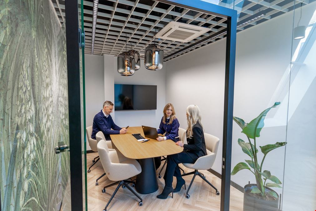 The Shire - Poznanska 37