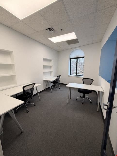 Expansive Team Day Office