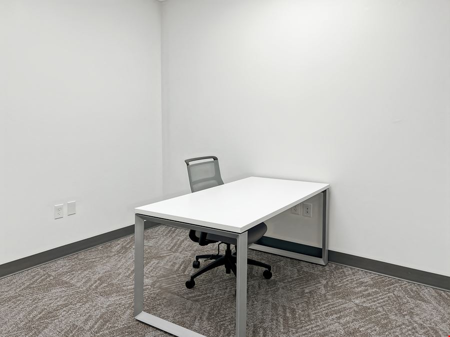 MI, Grand Rapids - Broadmoor Ave