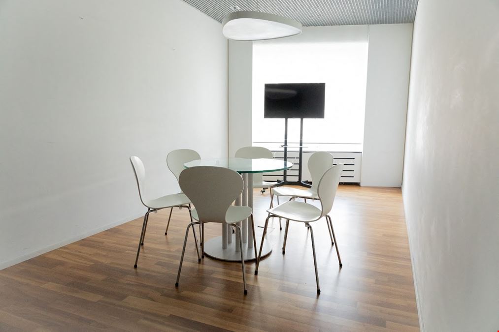 TRUST SQUARE -  Rennweg