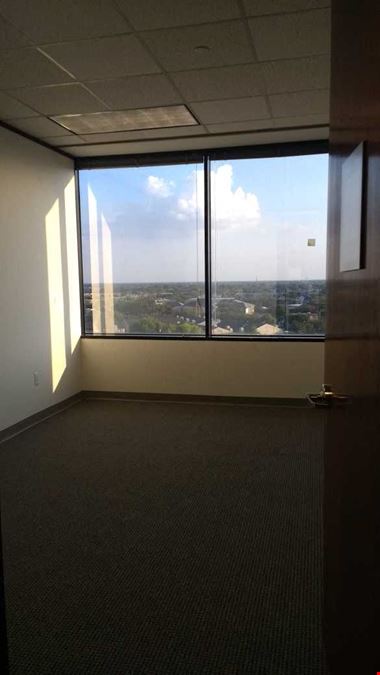 6671 Southwest Freeway