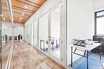 NY, Brooklyn - Manhattan Ave