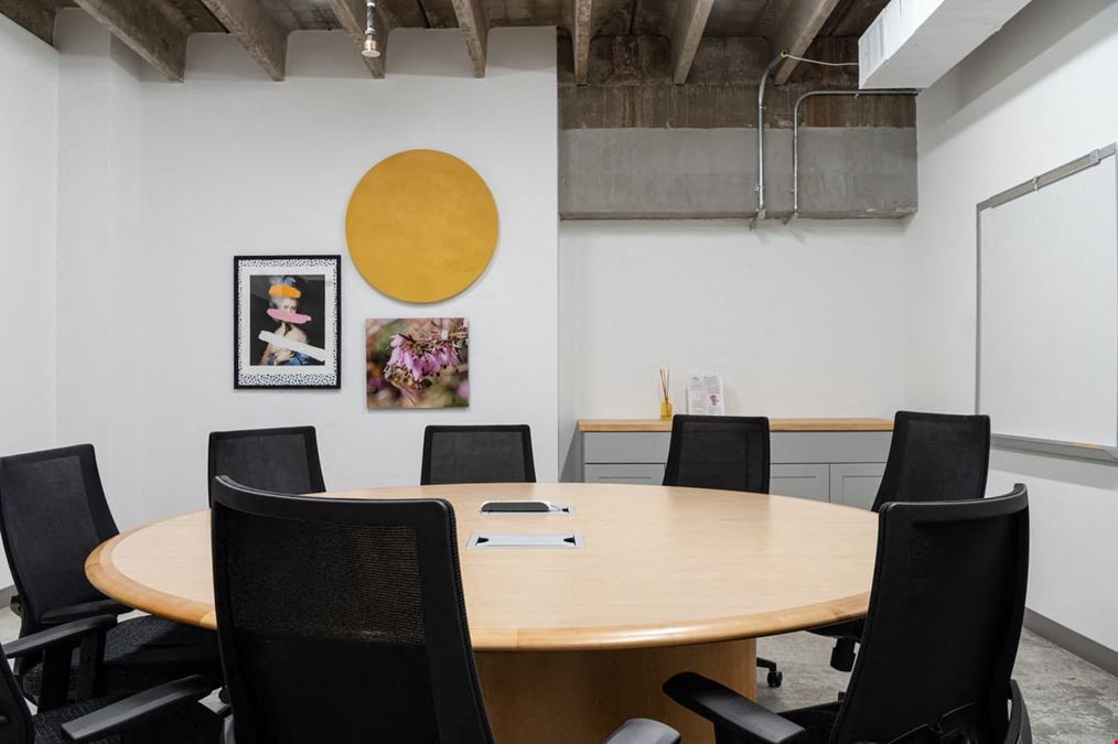 10 Person Large Conference Room with Round Table
