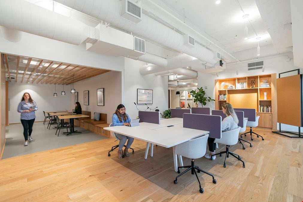 TX, Addison - Spaces The Colonnade