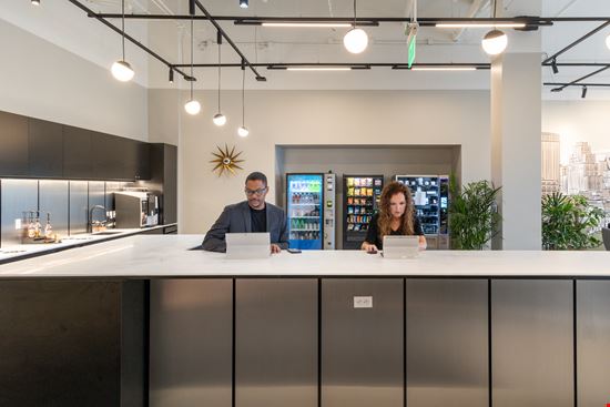 LA, Baton Rouge - 10202 Perkins Rowe