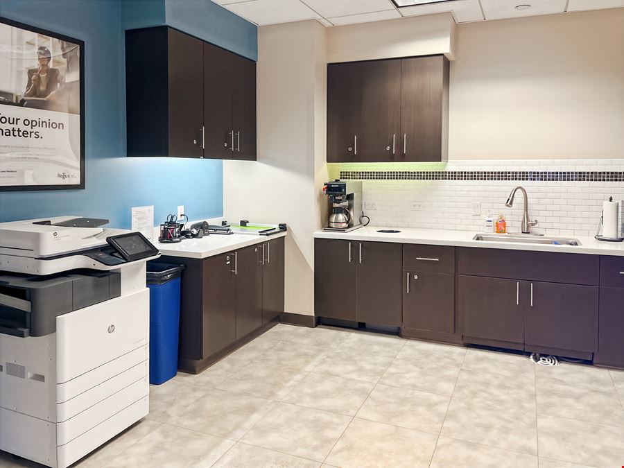 Regus - Phoenix - 24th and Camelback