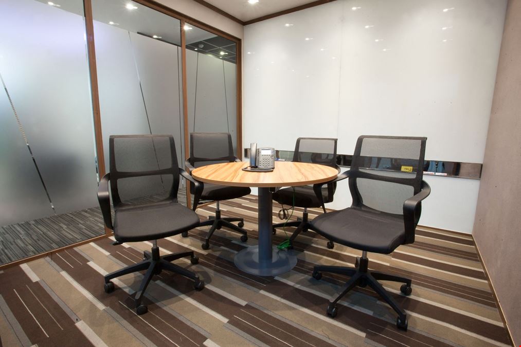 Compass Offices - BGC Corporate Center