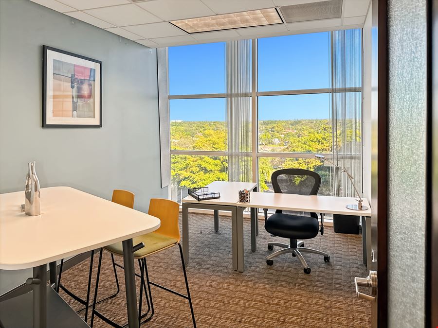 Regus - Hollywood – Presidential Circle