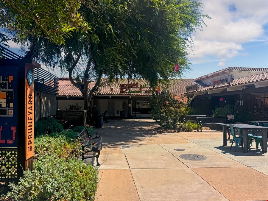 CA, Campbell - Pruneyard