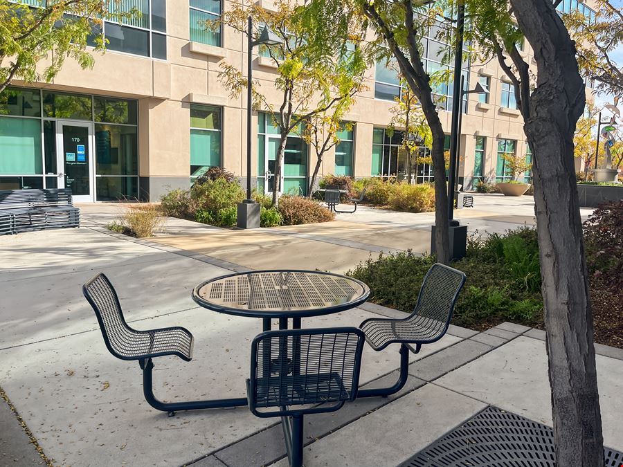 CA, Fresno - E River Park Circle