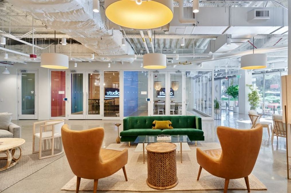 Studio - Beverly Hills