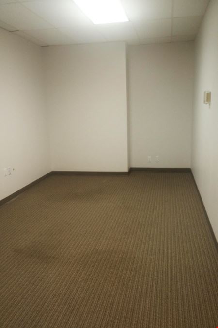 Workstyle Flexible Spaces - 7676 Hillmont