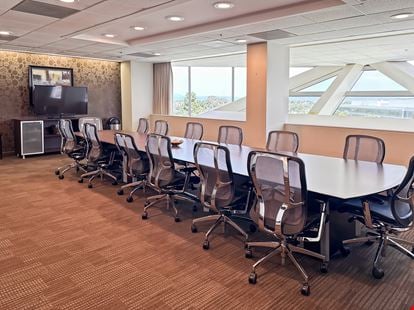 Regus - Redwood City - Twin Dolphin Drive