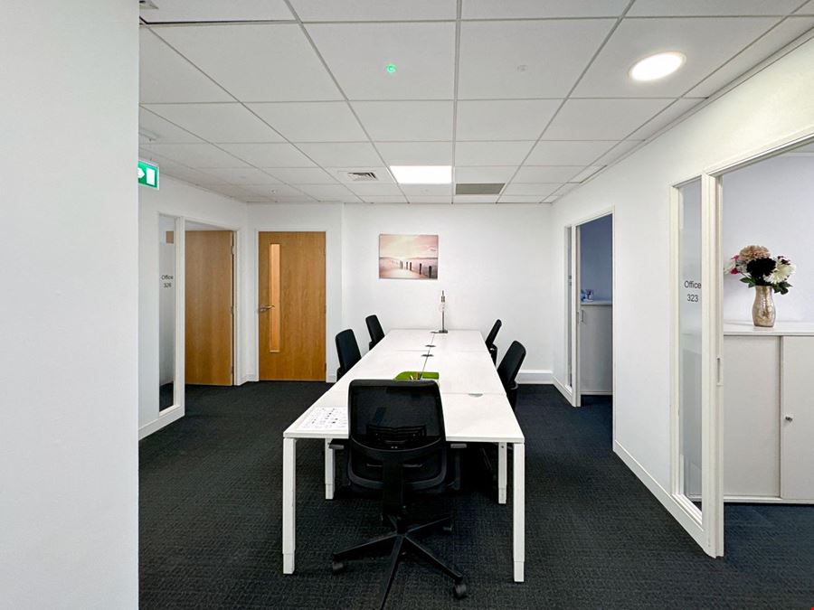 Regus - Cloth Market