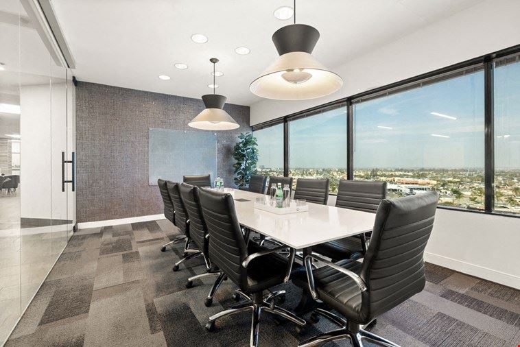 10 Person Meeting Room - Board