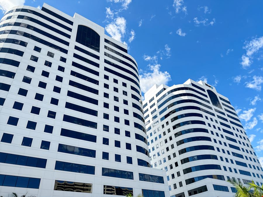 CA, Woodland Hills - Trillium Towers Center