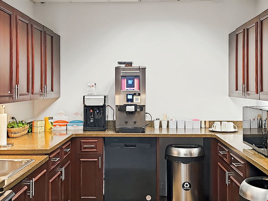 IL, Buffalo Grove - E Lake Cook Rd