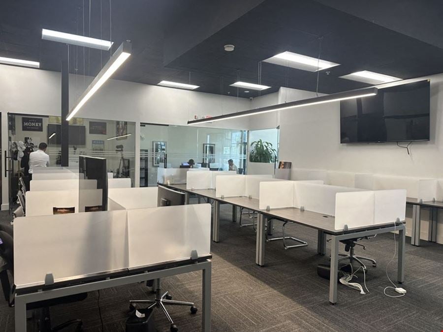 Nomad Desk 10