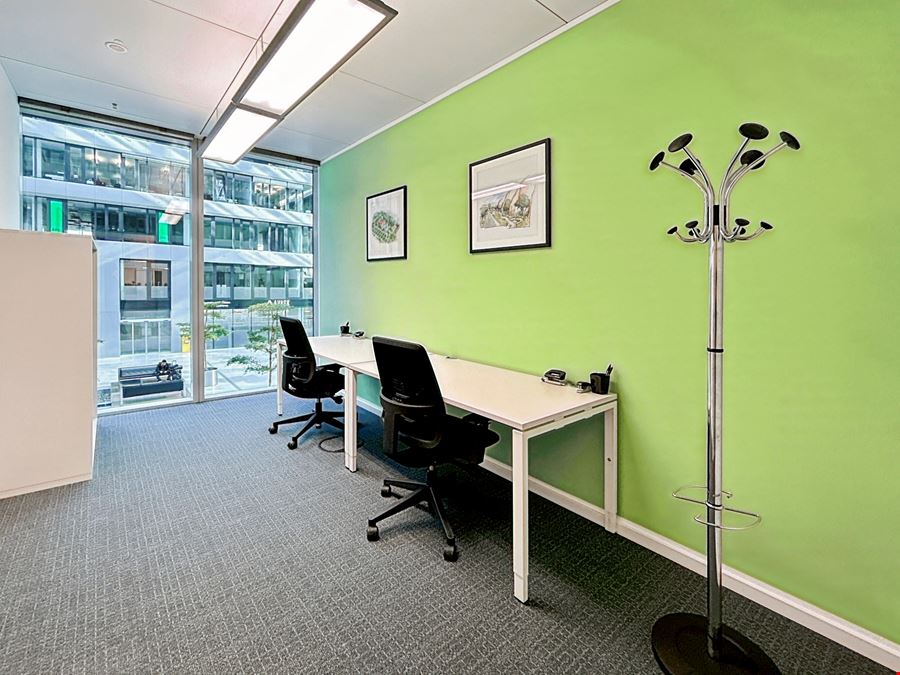 Regus - The Squaire Business Center