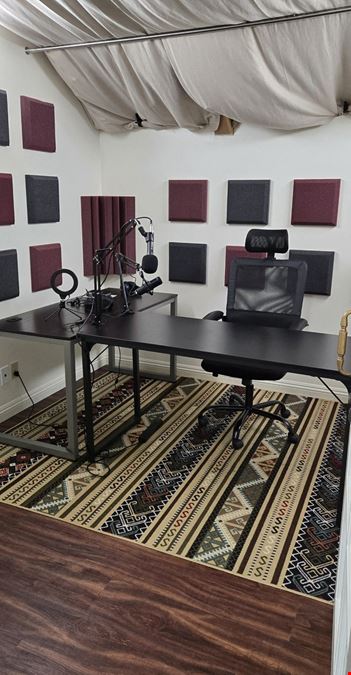 Jade - Private Office / Podcast Studio
