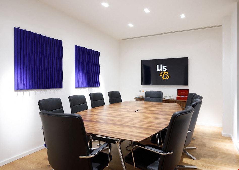 Us&Co - London Stratford