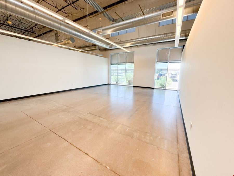 Warehouse Showroom - Large