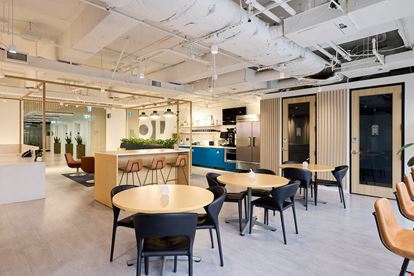 iQ Offices – 1055 West Georgia Street