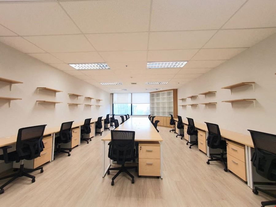 Linuxx Serviced Offices - Emporium Tower 21st Floor